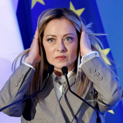 Copertina di In Iran è una “guerra sciagurata”: pure i Berlusconi mollano Meloni