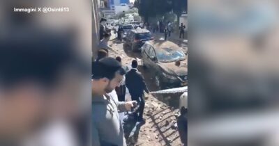 Copertina di Feriti e danni in Israele per i missili iraniani: nuovo allarme su Tel Aviv. Il video dopo le esplosioni