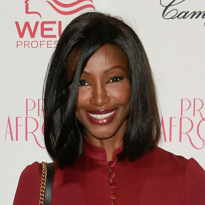 “Mi vergognavo di fare la valletta scollata e in minigonna. A Porta a Porta mi rifiutai di rimanere tutta la puntata in costume”: così Youma, la ‘sosia di Naomi Campbell’