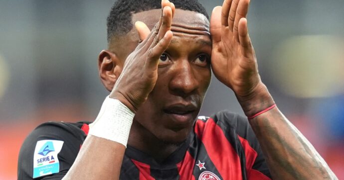 Estupinan regala il derby al Milan e prolunga il campionato. Ma che brutta la sfida di San Siro