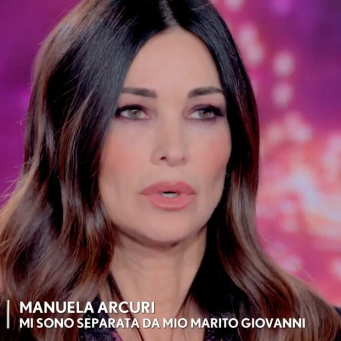 “Io e Giovanni ci siamo separati. Sono stata tradita dalle amiche, mi hanno pugnalata alle spalle”: lo sfogo di Manuela Arcuri