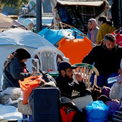 Copertina di Medici senza frontiere: “Libano come Gaza. 500 mila sfollati, senza cibo, acqua e medicine”