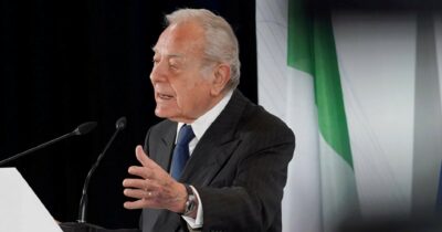 Copertina di Fiumicino, Letta e Gualtieri pro Benetton:  sì alla quarta pista