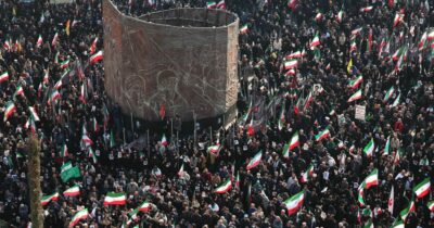 Copertina di La Nato intercetta missile sulla Turchia. Trump: “Uccidere Mojtaba Khamenei? Non ve lo dico”. Putin offre aiuto all’Ue per il caro energia