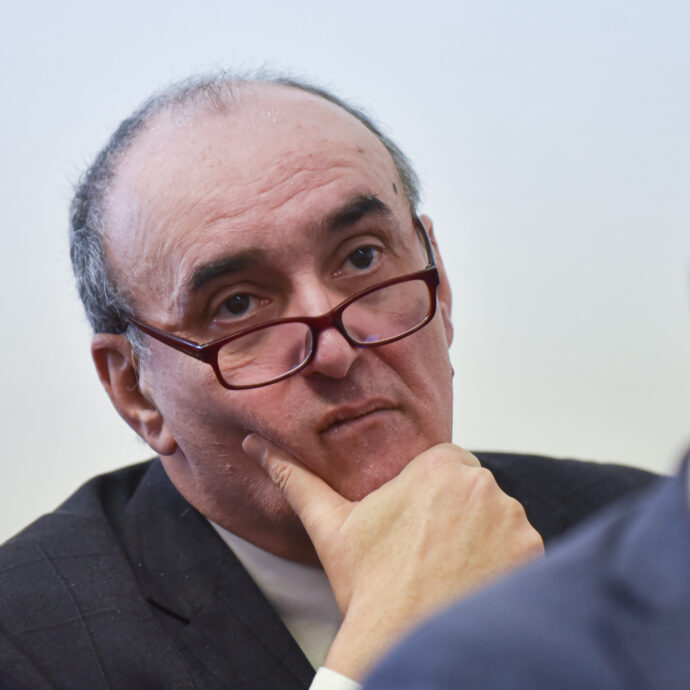 Famiglia nel bosco, il presidente del tribunale dei Minori di Genova: “Meloni attacca i giudici ma contraddice il decreto Caivano che ha fatto lei”