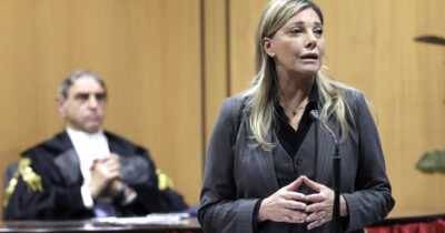 Copertina di “Col sì ci togliamo di mezzo la magistratura” (video). La frase di Bartolozzi fa insorgere le opposizioni. E Nordio la "censura": "Si scusi"