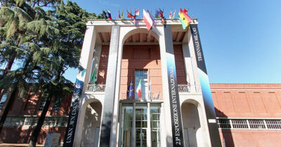 Copertina di Scandali e bracci di ferro nelle istituzioni culturali: per una volta sarebbe bello poterne discutere serenamente