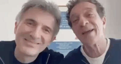 Copertina di “Questa riforma non inciderà nella vita dei cittadini e non migliorerà la giustizia”: Ficarra e Picone votano “NO” al Referendum sulla Giustizia – VIDEO