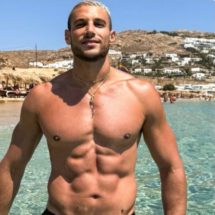 “Ho nascosto per anni di essere gay, poi negli spogliatoi ho sentito battute squallide su di me. È stato un trauma”: lo rivela Alex Di Giorgio