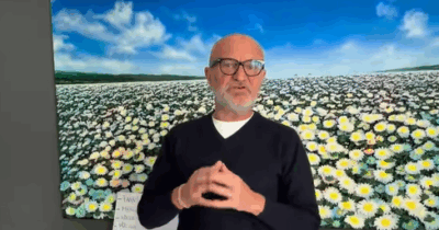 Copertina di “La gente vuole ridere, vuole ridere due ore. C’è da imparare tutto per lo spettacolo all’arena Santa Giulia”: Andrea Pucci posta un video (con qualche frecciatina?)