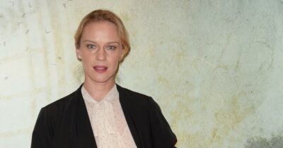 Copertina di “A Babbo Natale chiesi di farmi risvegliare maschio, così papà mi avrebbe accettato. Non avevo un bel rapporto con lui”: così Antonia Liskova