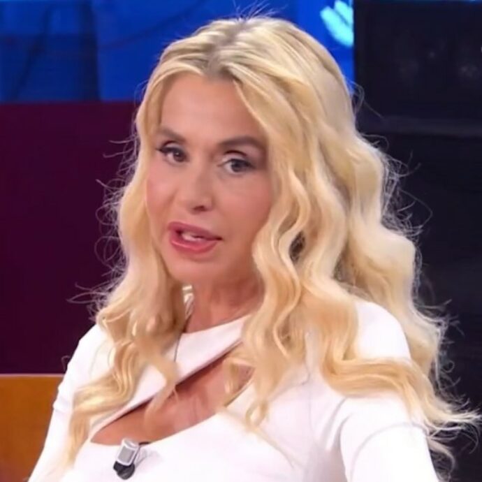 “Nino Frassica non ha fatto ridere nessuno, voglio le scuse pubbliche faccia a faccia”: così Valeria Marini dopo la gag del comico a Che tempo che fa