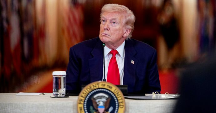 Il petrolio a 120 dollari,  il G7 ipotizza il rilascio delle riserve. Putin a Ue: “La Russia è disponibile”