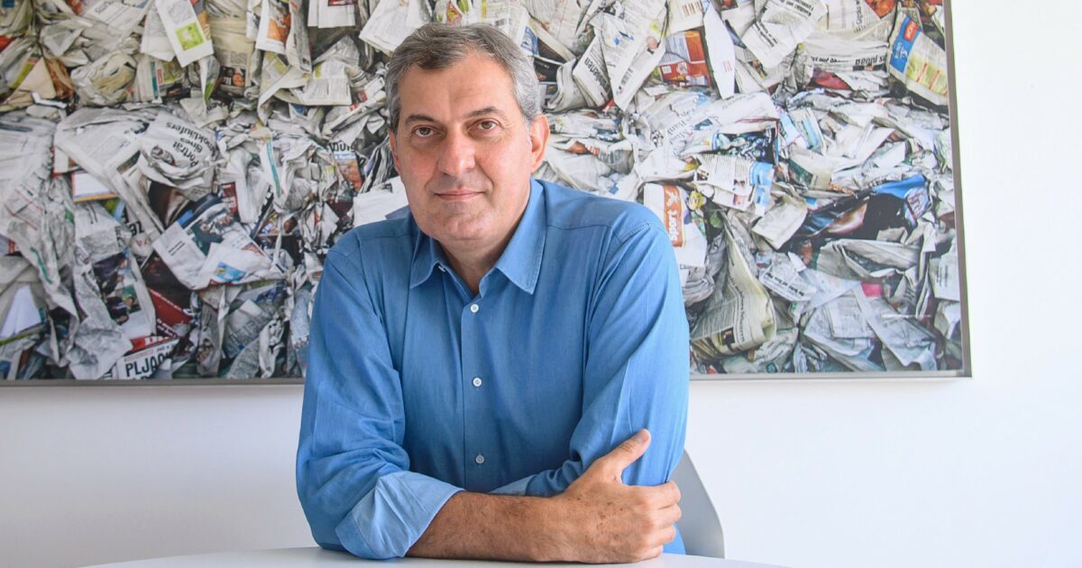 maturit224 2026 la traccia di mario calabresi 8216il mio libro 8216svegliarsi all8217alba8217 232 nato da un incontro con un gruppo di maturandi certo non mi sarei aspettato di finire tra i temi dell8217esame da Ilfattoquotidiano.it maturit224 2026 la traccia di mario calabresi 8216il mio libro 8216svegliarsi all8217alba8217 232 nato da un incontro con un gruppo di maturandi certo non mi sarei aspettato di finire tra i temi dell8217esame