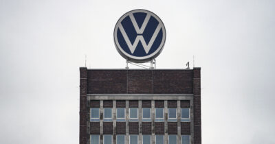 Copertina di Volkswagen taglierà 50.000 posti di lavoro in Germania entro il 2030