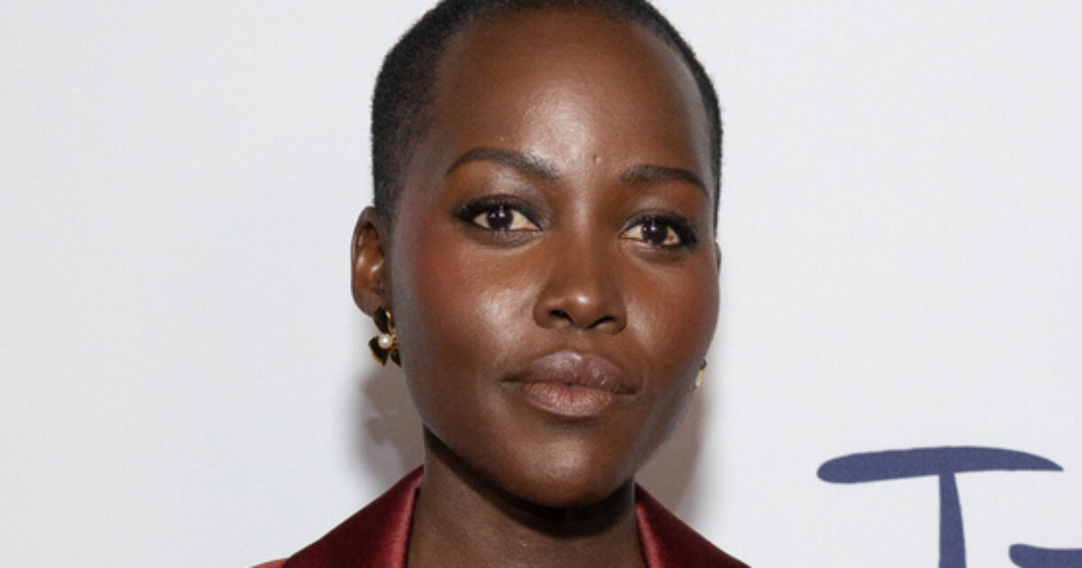 “Ho avuto 77 fibromi uterini: 25 sono stati rimossi chirurgicamente e oltre 50 stanno ancora crescendo dentro di me oggi”: lo rivela Lupita Nyong’o