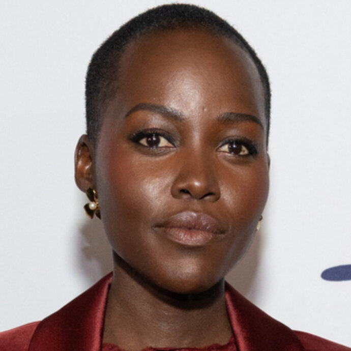 “Ho avuto 77 fibromi uterini: 25 sono stati rimossi chirurgicamente e oltre 50 stanno ancora crescendo dentro di me oggi”: lo rivela Lupita Nyong’o