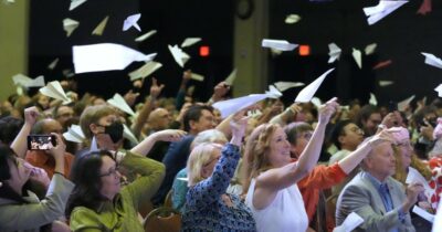 Copertina di “È diventato rischioso per i nostri ospiti visitare il Paese”, gli Ig Nobel lasciano gli Stati Uniti: la cerimonia sarà a Zurigo