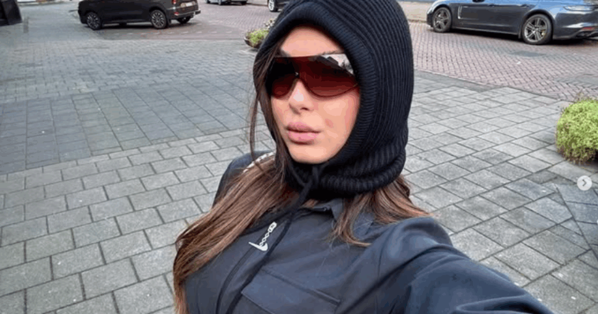 “Mi piace dare gli ordini, l’ho imparato dalla mamma. Non posso vivere senza il gel per le sopracciglia e sono anaffettiva: faccio fatica anche a dare un abbraccio”: parla Chanel Totti