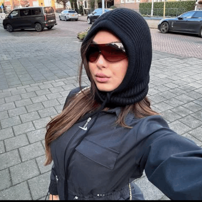 “Mi piace dare gli ordini, l’ho imparato dalla mamma. Non posso vivere senza il gel per le sopracciglia e sono anaffettiva: faccio fatica anche a dare un abbraccio”: parla Chanel Totti