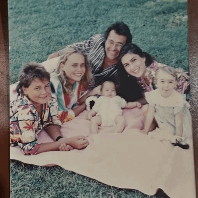 “Anche io e Al Bano eravamo la famiglia nel bosco. Se qualcuno avesse fatto a me ciò che stanno facendo a questa povera mamma, sarei diventata una tigre”: l’appello di Romina Power a Meloni e Mattarella