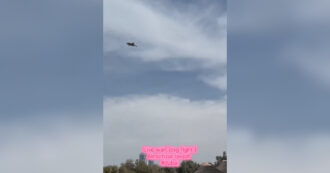 Copertina di Dubai, jet intercetta il drone iraniano: l’attacco nel cielo sopra la spiaggia con i turisti