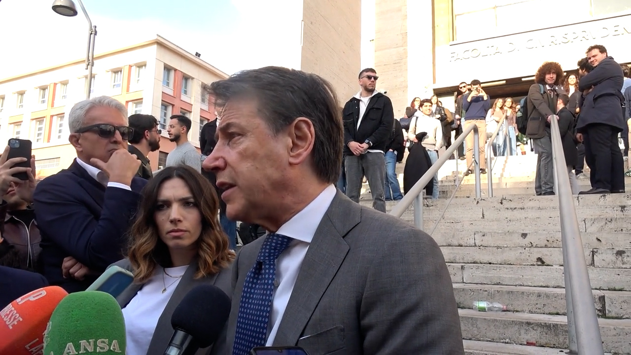 “Mentre il Medio Oriente brucia Meloni non riesce a scontentare Trump. Quando si preoccuperà per famiglie e imprese?”: l’affondo di Conte