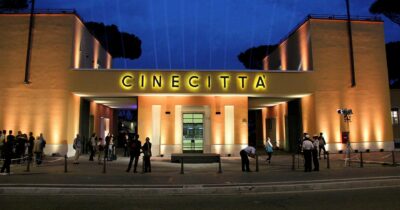 Copertina di Indagine Tax credit, sequestri a Cinecittà