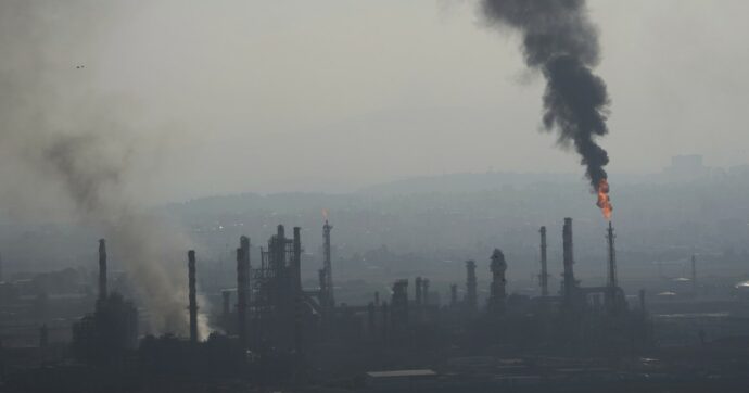 Iran – Giappone e Germania liberano le riserve petrolifere. L’Agenzia dell’Energia valuta il più grande rilascio: 400 milioni di barili