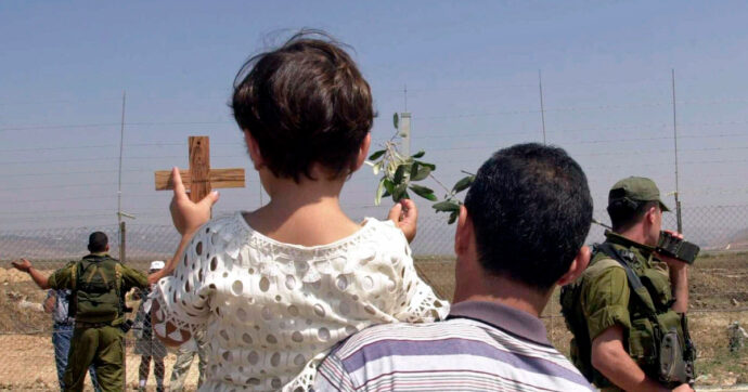 Libano, le famiglie cristiane cacciate dalle bombe israeliane: “Non importa se siamo cattolici o musulmani, ci ammazzano lo stesso”