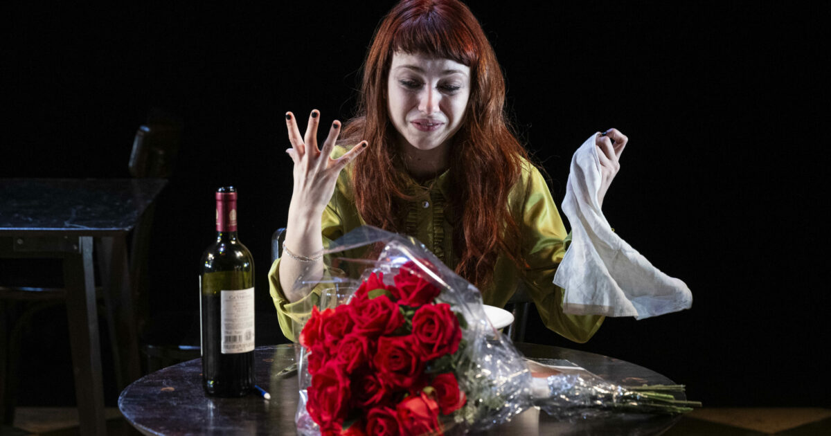 “L’utero distrugge la pace della mente”: Mirandolina di Goldoni picchia, sbeffeggia, scherza contro l’arroganza degli uomini. Indipendente fino alla tragica fine