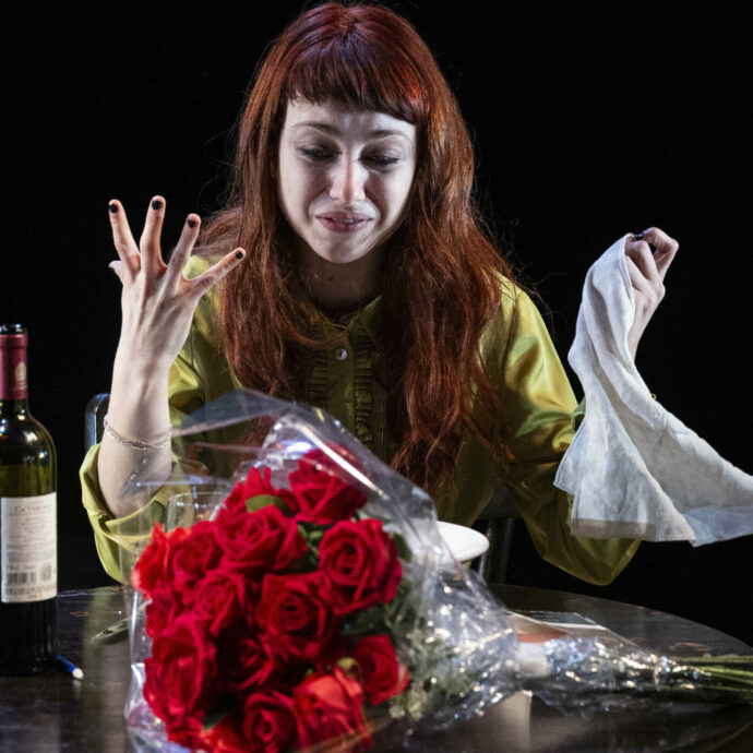 “L’utero distrugge la pace della mente”: Mirandolina di Goldoni picchia, sbeffeggia, scherza contro l’arroganza degli uomini. Indipendente fino alla tragica fine