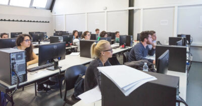 Copertina di Tfs dipendenti pubblici, la Consulta rinvia la sentenza al 2027: un paradosso sul piano dei diritti