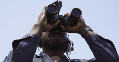 Copertina di Iran minaccia: “Petrolio di Usa o Israele non passerà da Hormuz”. Madrid ritira l’ambasciatore a Teheran. Mojtaba Khamenei ferito