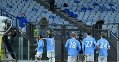 Copertina di Stadio vuoto,  petizioni  e  accuse:   ecco perché  i laziali sono  in rivolta