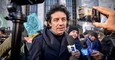 Copertina di Aiuto per due suicidi, archiviato Cappato