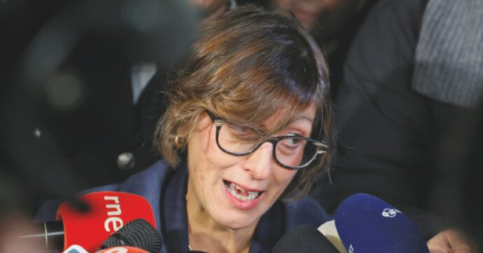 Commissione&tribunale, il conflitto di interessi perenne di Giulia Bongiorno: difende anche Bartolozzi su Almasri