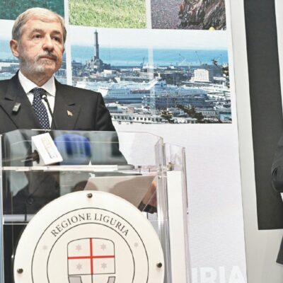 Copertina di Schedature al “Secolo XIX”: le chat sbugiardano Bucci