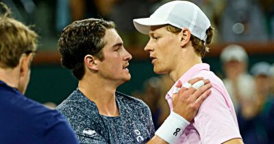Copertina di Fonseca lo sfida, Sinner torna letale: sofferenza e spettacolo a Indian Wells. Poi ammette: “Ha un grandissimo talento”