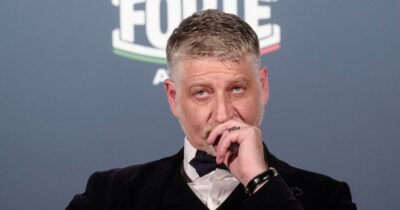 Copertina di Giuli chiede il passo indietro di Gregoretti, la consigliera nel cda della Biennale favorevole al ritorno della Russia. Lei replica: “Non mi dimetto”