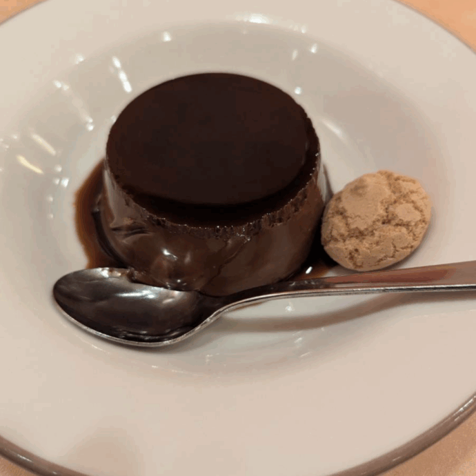 Il bonèt senza uova? Scoppia la polemica a “4 Ristoranti” di Alessandro Borghese: “È una bestemmia”. Ecco come stanno le cose