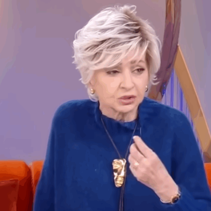 “Pochi mesi fa Enrica Bonaccorti è venuta trovarmi nella mia casa al mare. Prima di andare via mi ha abbracciata e mi ha detto ‘speriamo di rivederci'”: le parole commosse di Yvonne Sciò