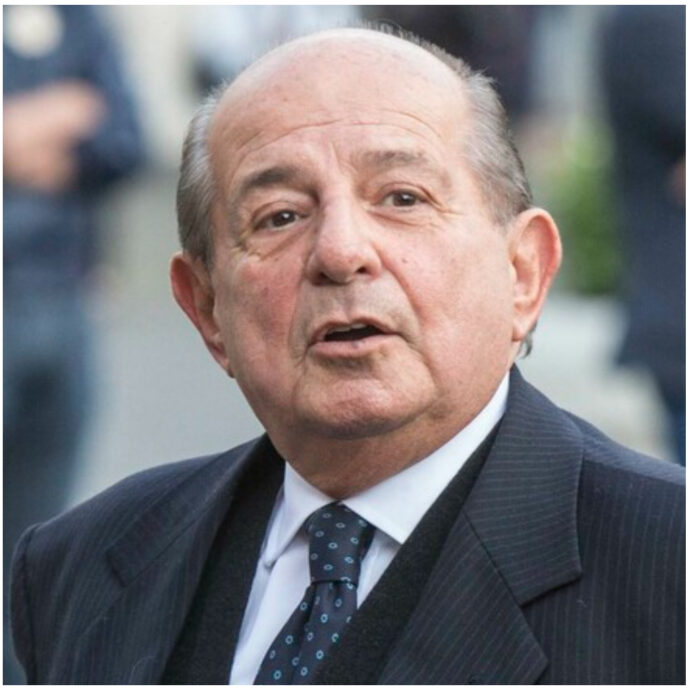 “Un fotografo travestito da infermiere entrò nella stanza d’ospedale di Enrica Bonaccorti. Lui e il direttore del giornale, che ha pubblicato le foto, dovrebbero chiedere scusa”: la denuncia di Magalli