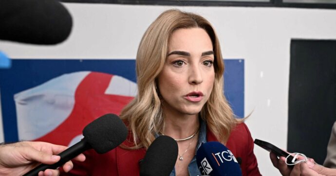 Genova, Bucci nega i dossier al ‘Secolo XIX’. Salis lo attacca