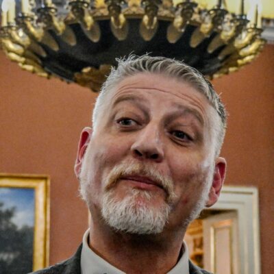 Copertina di Russia alla Biennale: Giuli vuole le dimissioni della sua consigliera