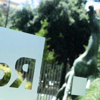 Copertina di Rai, FdI va a caccia di altre 3 poltrone. E la “figliastra” di Cerno diventa  un caso