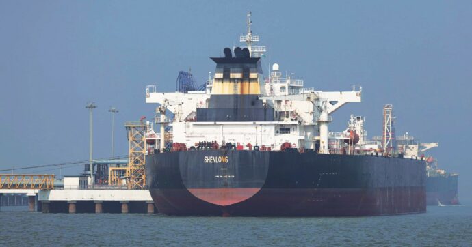 L’uso delle riserve  è un flop: in salita  il prezzo del petrolio