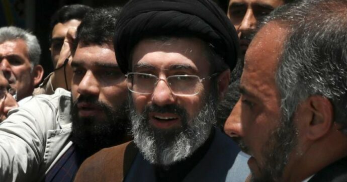 Khamenei: “Stop a basi Usa nella regione. Hormuz resti chiuso”. Nuove esplosioni a Erbil, dove un drone ha colpito la base italiana. Crosetto: “Attacco deliberato”