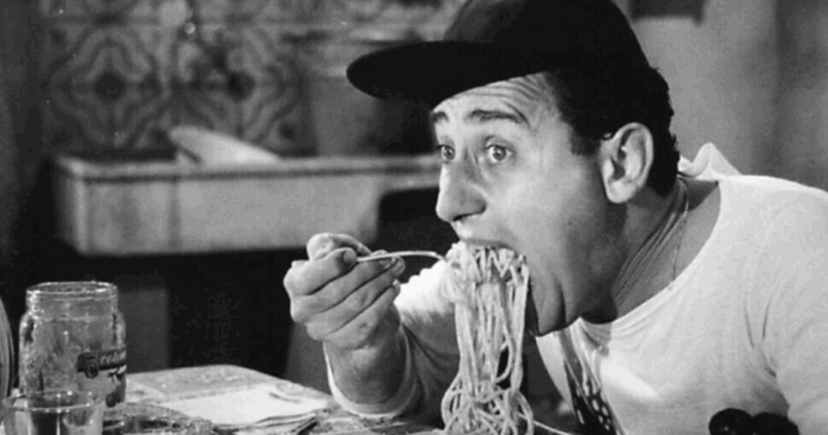 Pizzeria che esponeva un’immagine di Totò costretta a pagare 8 mila euro agli eredi