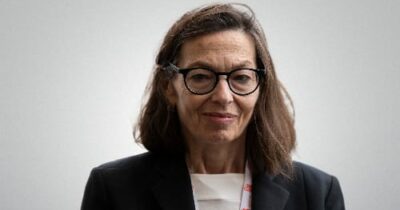 Copertina di Neuromielite ottica, campagna sulla malattia rara e spesso confusa con la sclerosi multipla: “La diagnosi precoce è fondamentale”